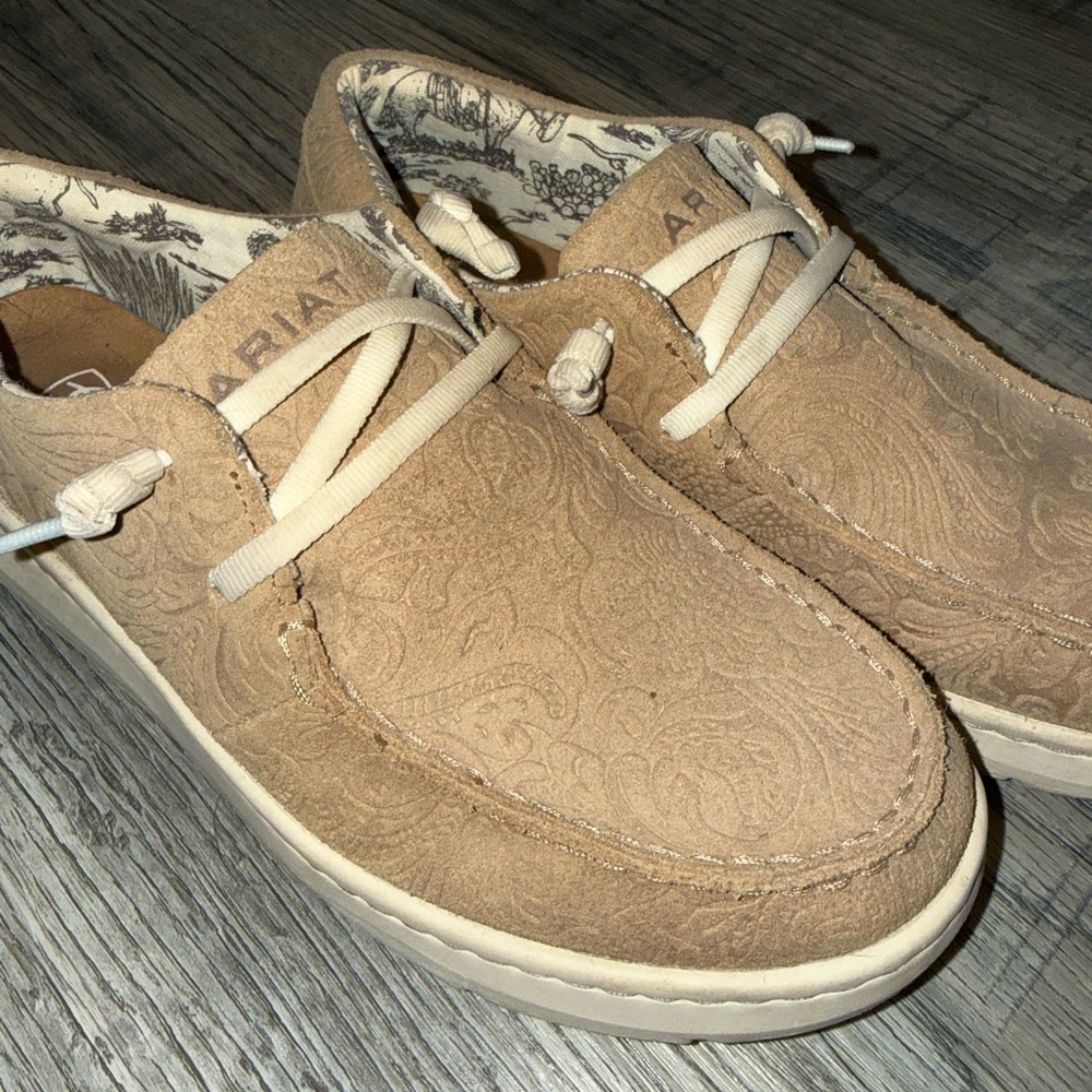 Ariat Cruisers